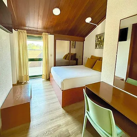 Residencial Dona Teresa Отель Мая