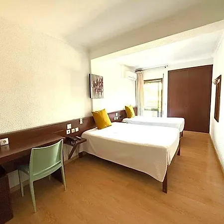Отель Residencial Dona Teresa Мая